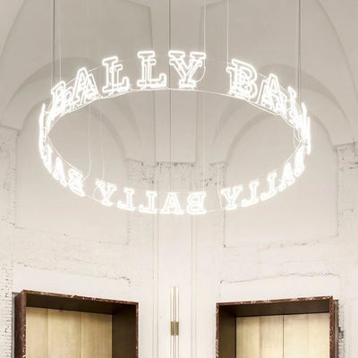 DIY-kabelinstallatie LED-neonflexstrooklichten voor soepele verlichting en interieur