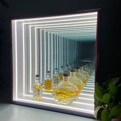 Aanpasbare kleuren LED-glasspiegel-display voor een moderne wijnkast