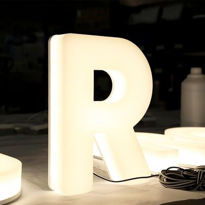 Achtergrondverlichtend teken van roestvrij staal Aanpasbaar 3D-letterdisplay voor elektronische bedrijfslogo's