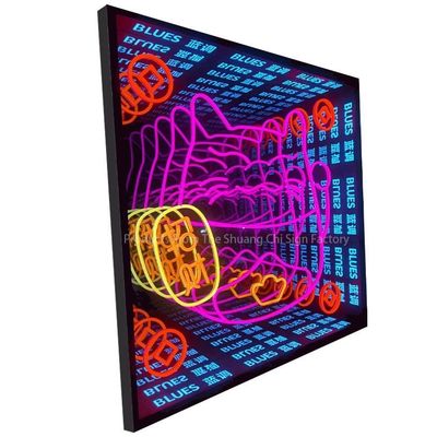 Rode Infinity Mirror Neon licht esthetisch en 80lm/w licht efficiëntie voor functioneel