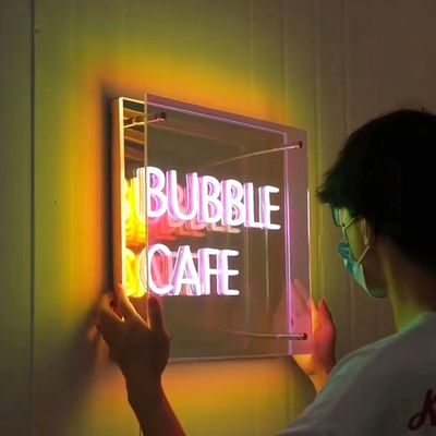 Aanpasbare kleuren 3D LED Infinity Effect Mirror Light Neon Sign met glasmateriaal
