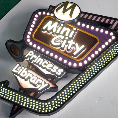 Indoor Outdoor Advertising Display met LED Marquee Letter Lights en Retro Metal Sign