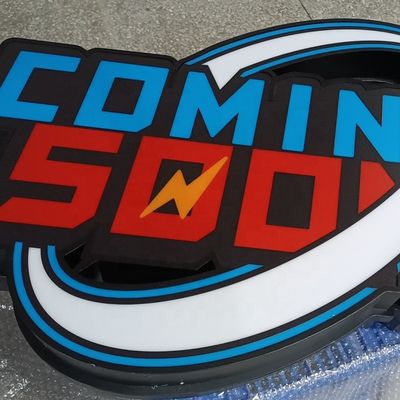 Hoge helderheid LED Light Up Logo Acrylisch bord voor busstation