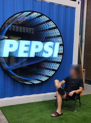 50C Decoratie Custom LED Mirror Sign 3D Hologram Fan Magic Mirror voor wanddecoratie