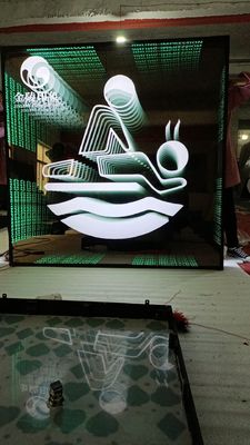 Op maat gemaakt roestvrij staal Infinity Glow Multi-Layer Effect Mirror LED 3D Neon Sign